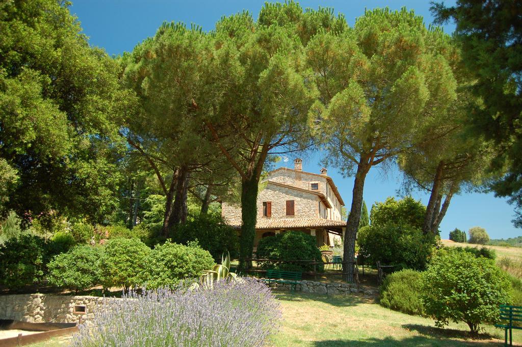 Agriturismo Casale Dei Frontini San Terenziano Bagian luar foto