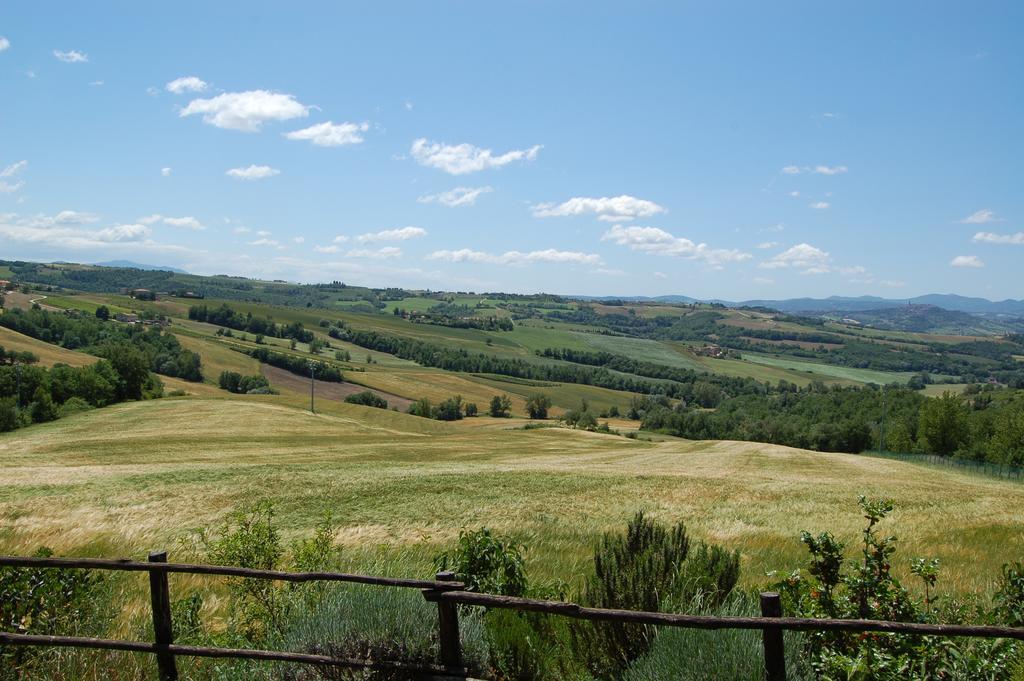 Agriturismo Casale Dei Frontini San Terenziano Bagian luar foto