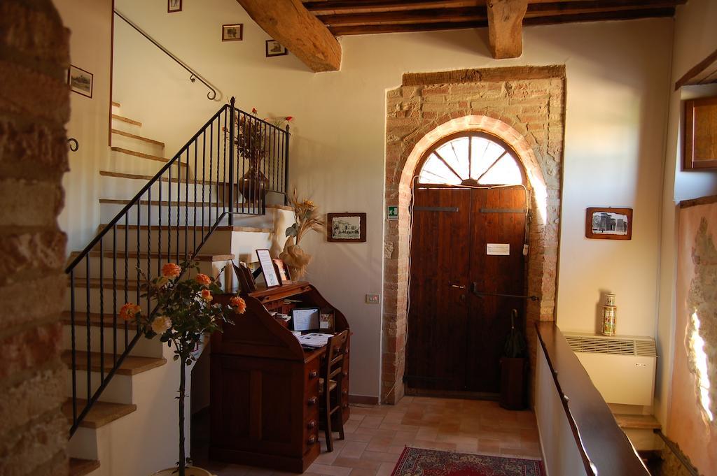 Agriturismo Casale Dei Frontini San Terenziano Bagian luar foto