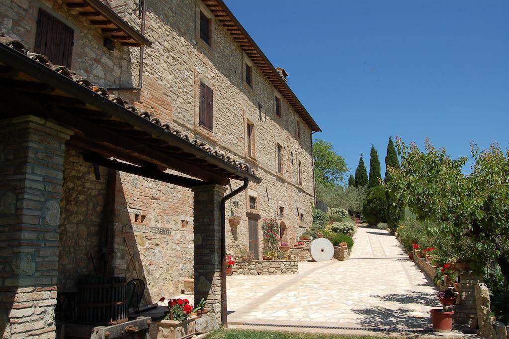 Agriturismo Casale Dei Frontini San Terenziano Bagian luar foto