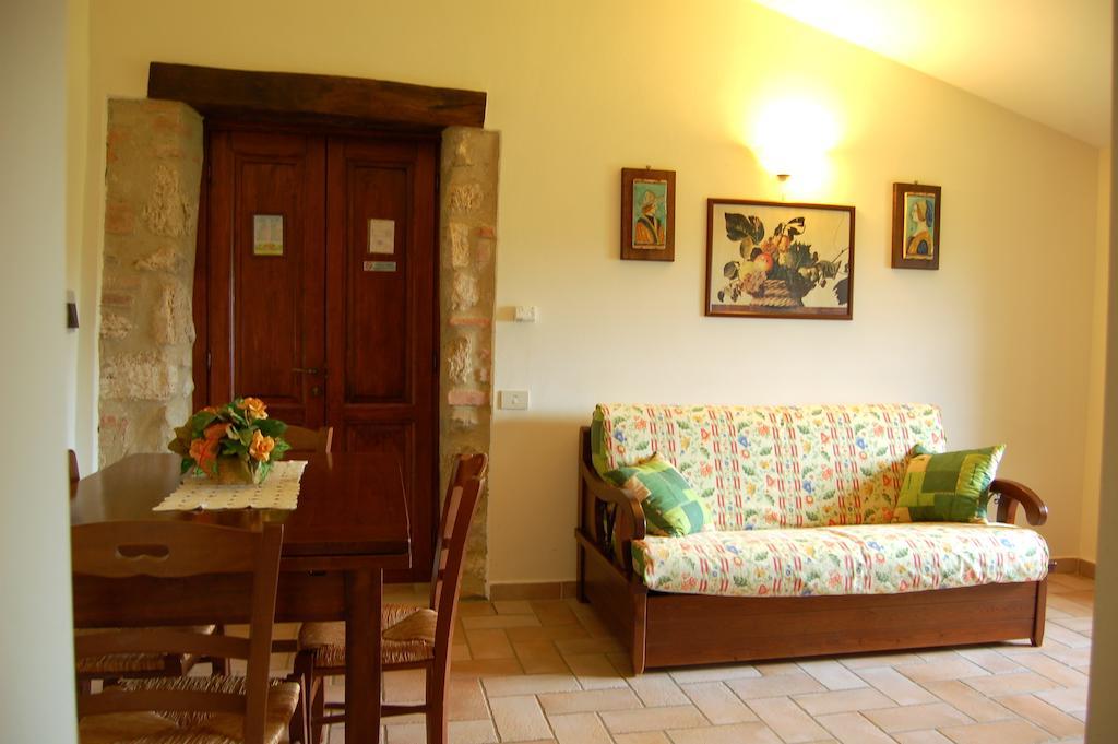 Agriturismo Casale Dei Frontini San Terenziano Bagian luar foto