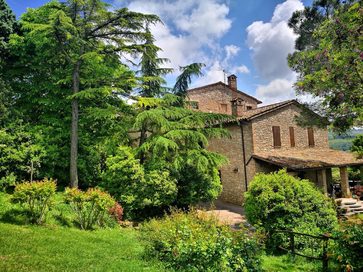 Agriturismo Casale Dei Frontini San Terenziano Bagian luar foto