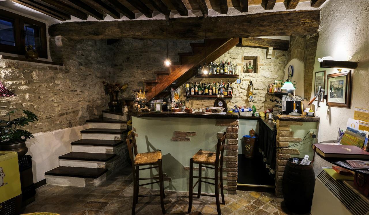Agriturismo Casale Dei Frontini San Terenziano Bagian luar foto