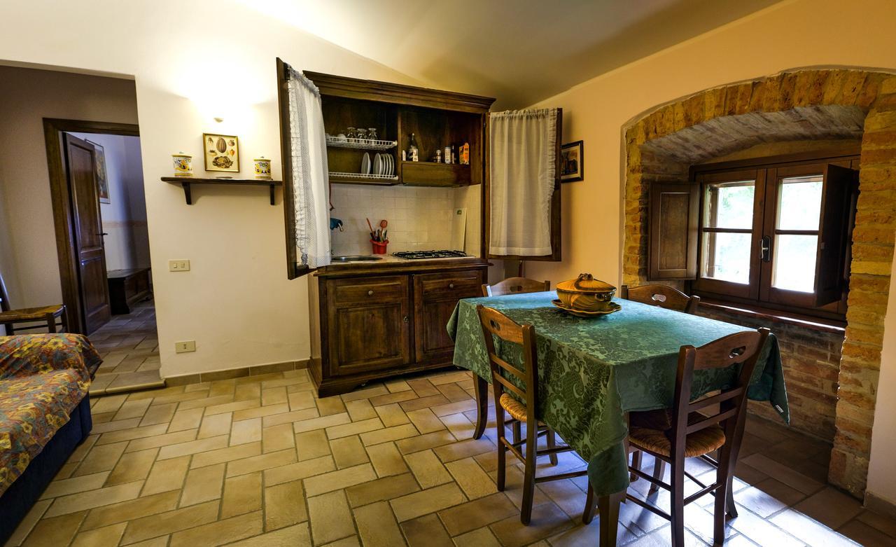 Agriturismo Casale Dei Frontini San Terenziano Bagian luar foto