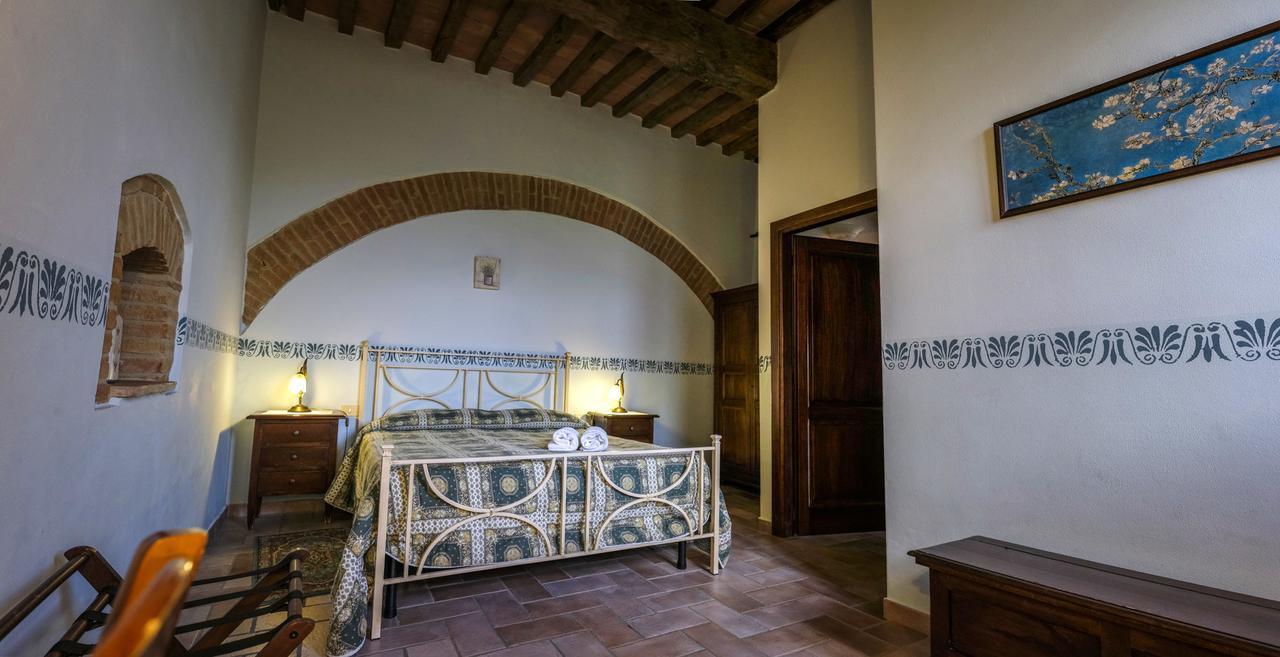 Agriturismo Casale Dei Frontini San Terenziano Bagian luar foto