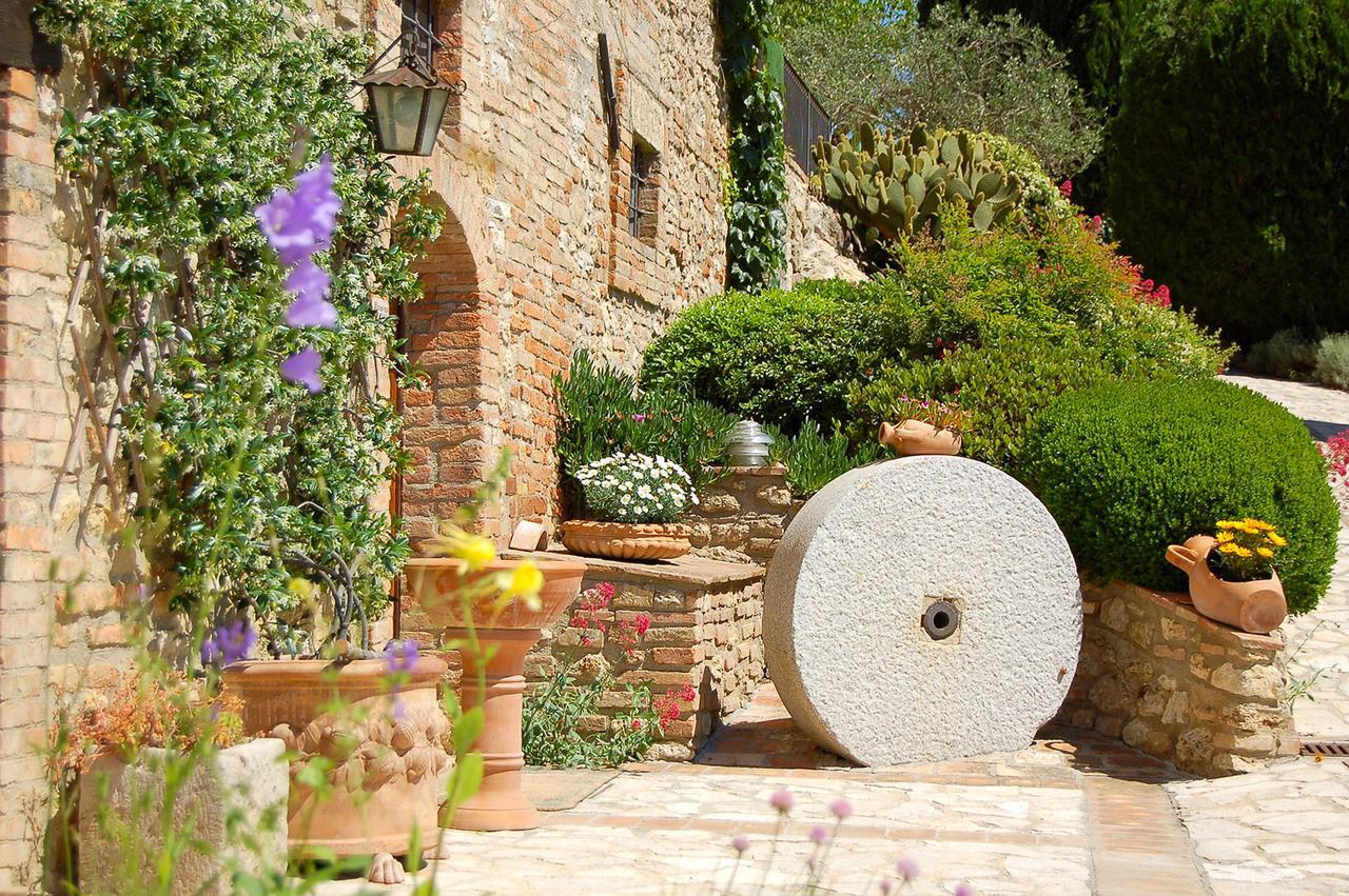 Agriturismo Casale Dei Frontini San Terenziano Bagian luar foto