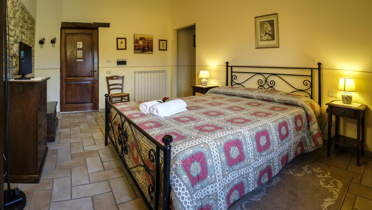 Agriturismo Casale Dei Frontini San Terenziano Bagian luar foto