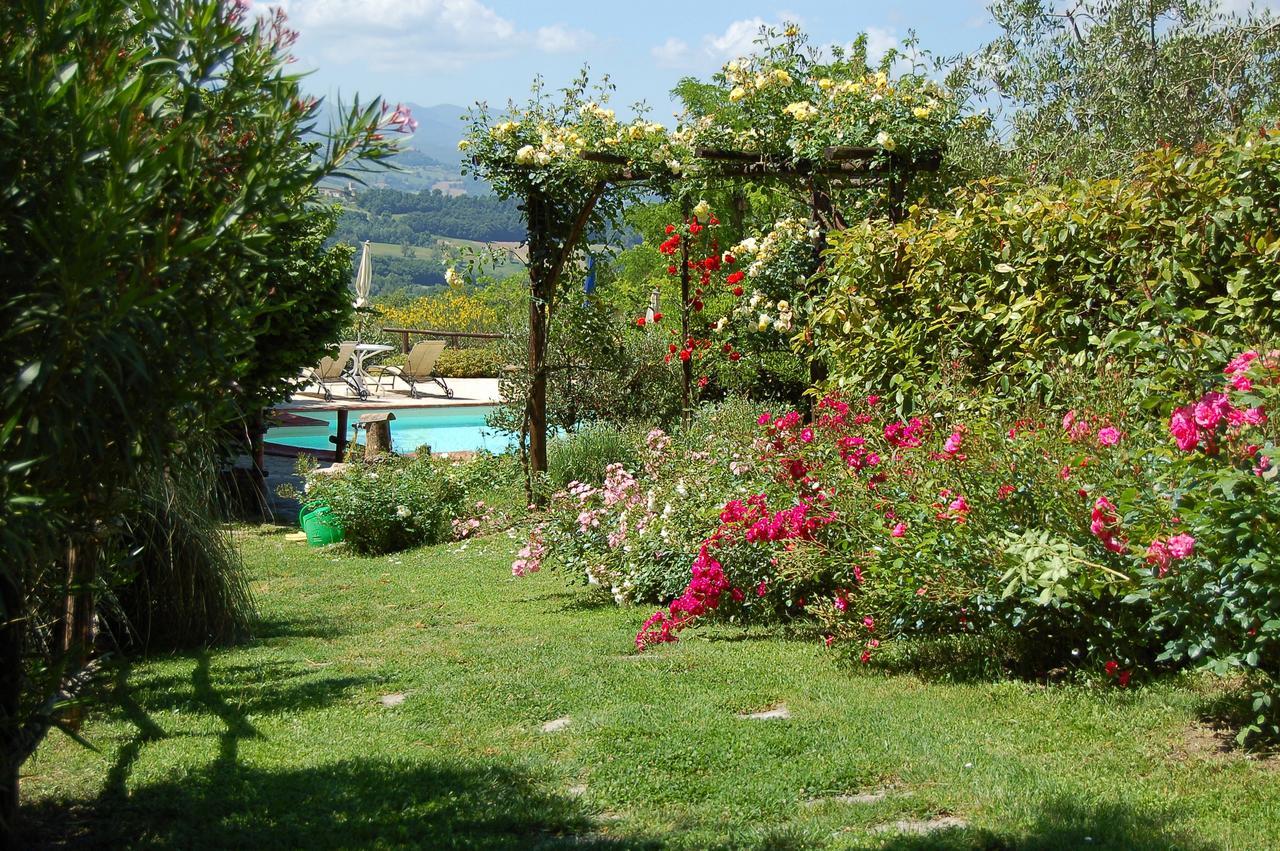 Agriturismo Casale Dei Frontini San Terenziano Bagian luar foto